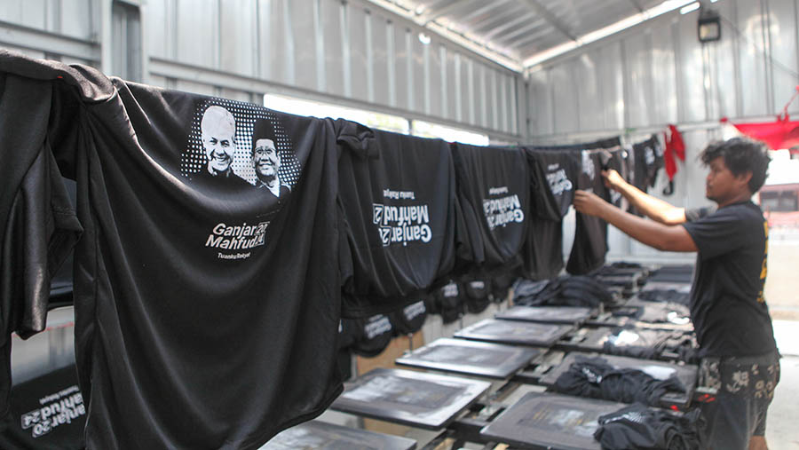 Kaos partai sebagai media branding