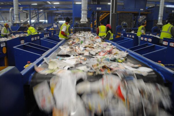 Peluang Usaha Pabrik Daur Ulang Plastik