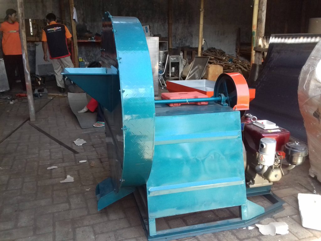 cara kerja mesin pemecah biji pala