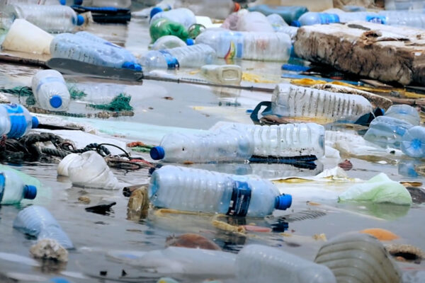 Bahaya Plastik dalam Sistem Irigasi yang Sering Diremehkan! Bahaya Plastik dalam Sistem Irigasi
