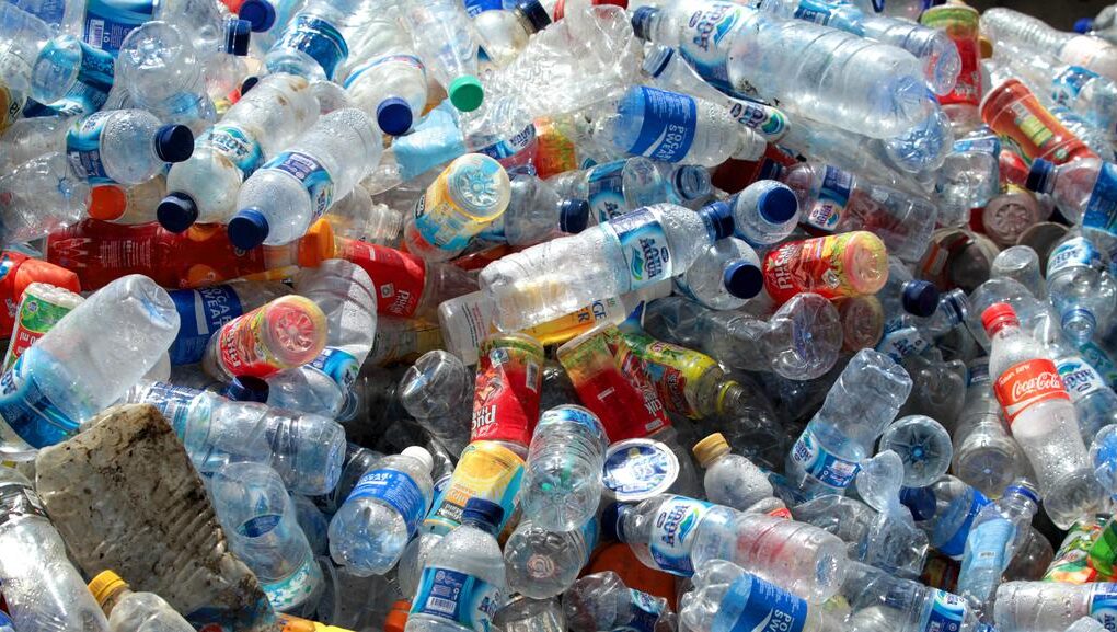 Bisnis Kecil dari Sampah Plastik, Cuann! bisnis kecil dari sampah plastik