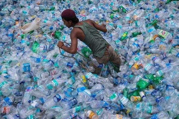 Kreasi Plastik Bekas yang Estetik, Bikin Rumah Jadi Lebih Keren! kreasi plastik bekas yang estetik