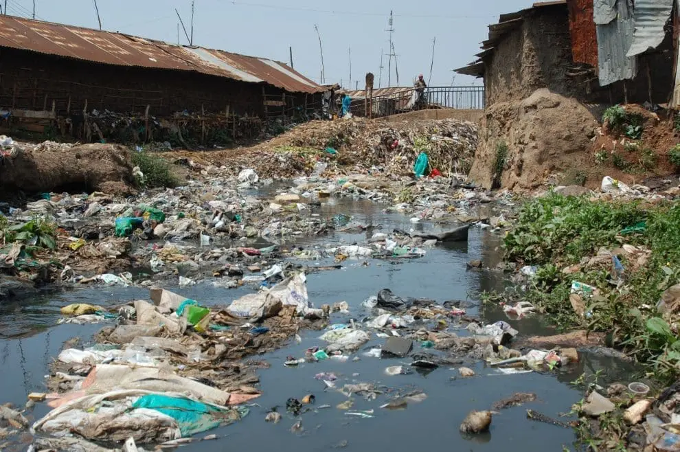 Cara Mencegah Tumpukan Plastik di Sungai